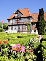 Blick vom Barockgarten zum Museum